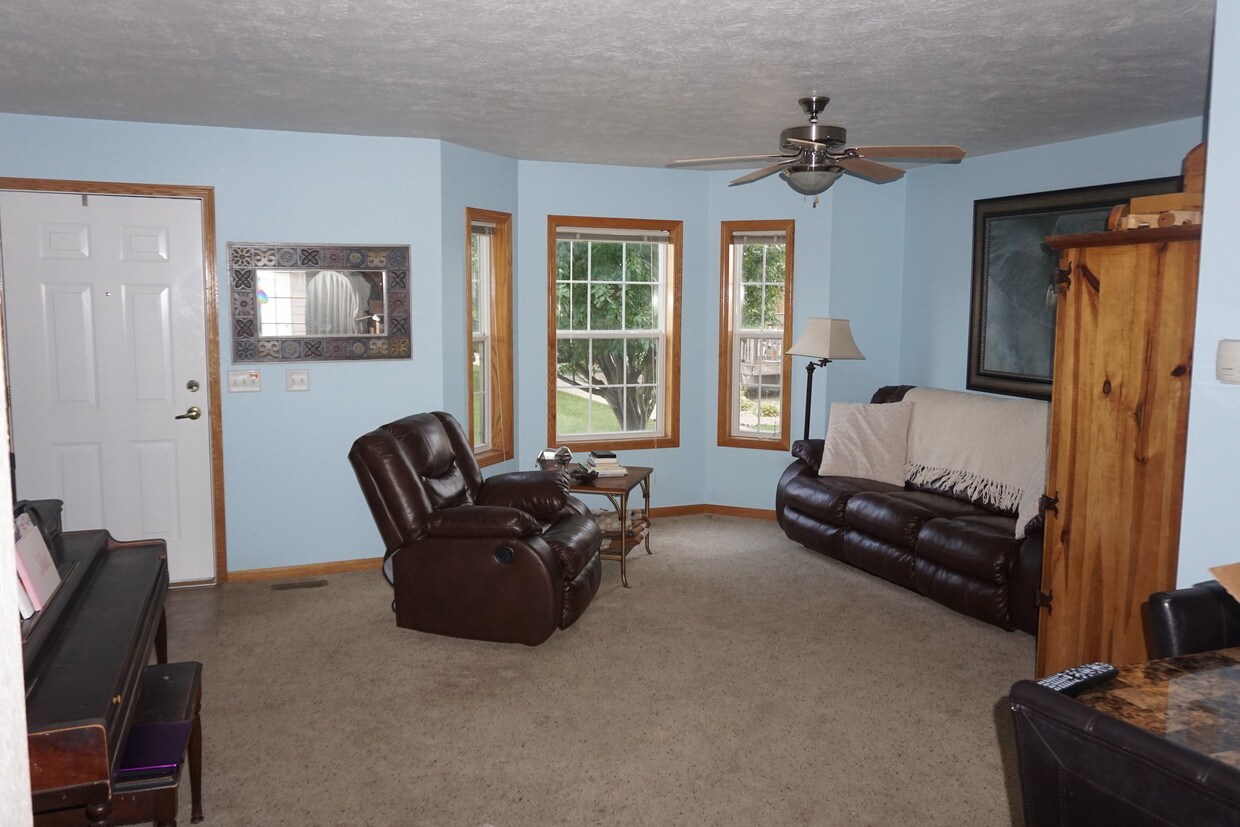 1812 Mulberry Ave, Brandon, SD 57005 Townhome Rentals in Brandon SD