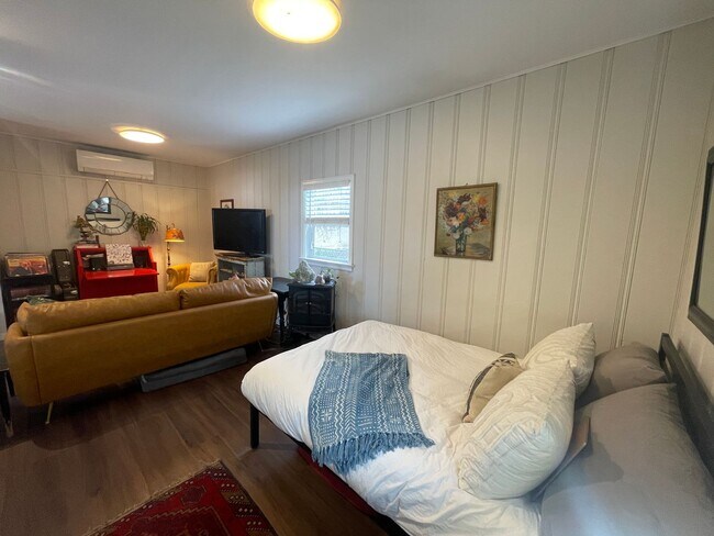 Foto del edificio - 4655 Pierce St