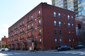 Building Photo - 603 S 9th St