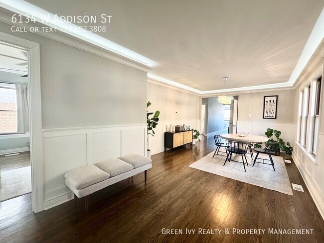 Foto del edificio - 6134 W Addison St
