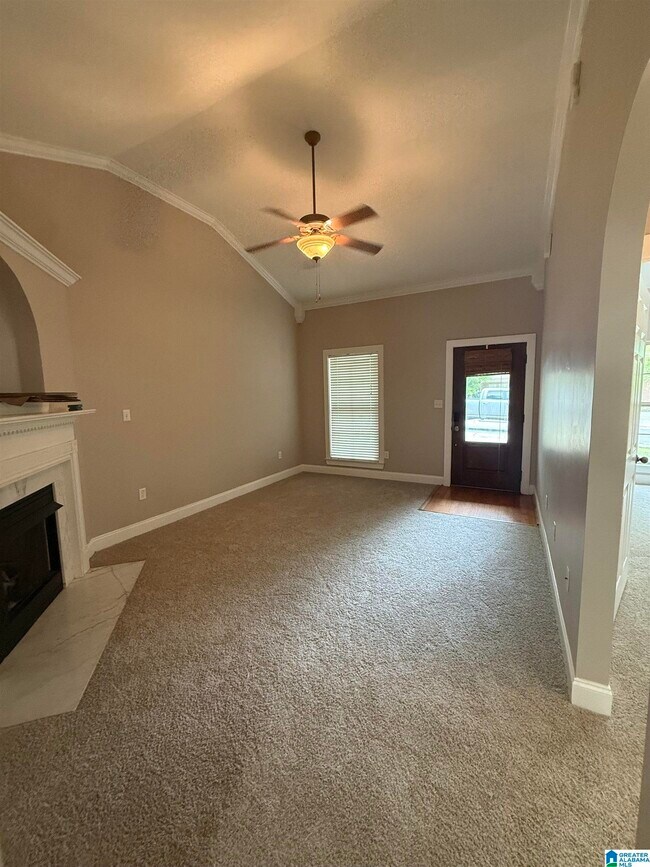 Foto del edificio - 5744 Colony Ln