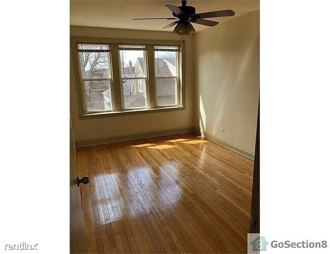 Building Photo - 1351 W 90th St