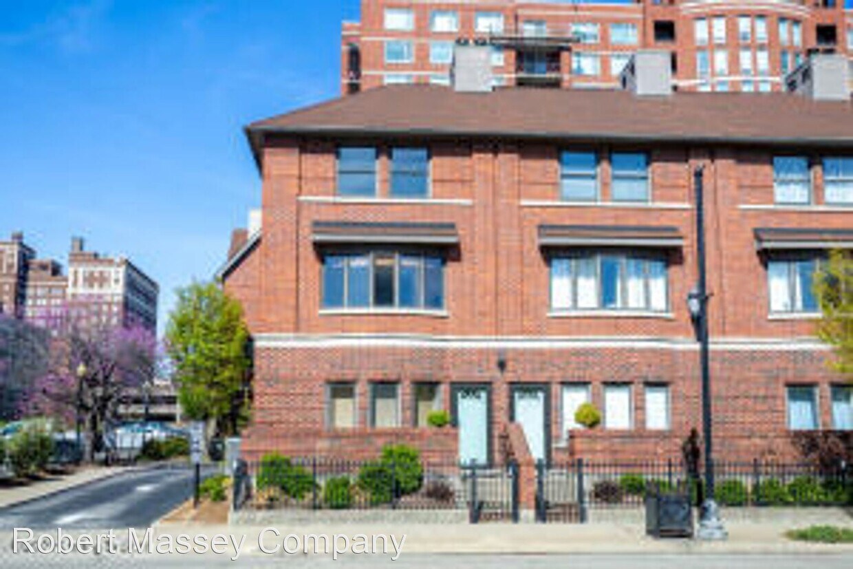 2 br, 2.5 bath House 644 S. 2nd Street, House for Rent in