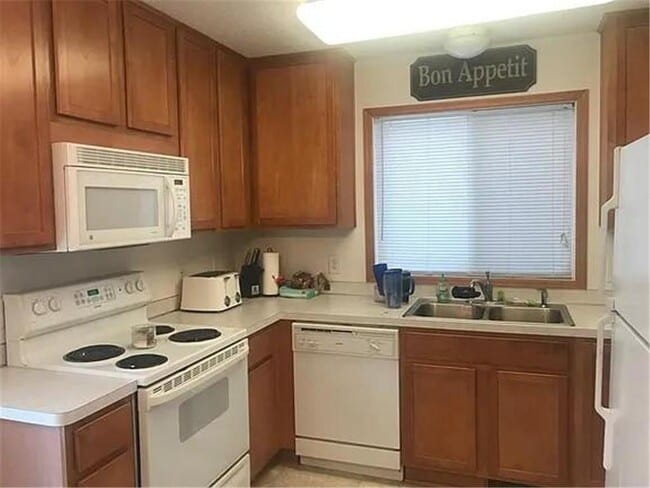 Foto del edificio - 7326 147 Ln NW