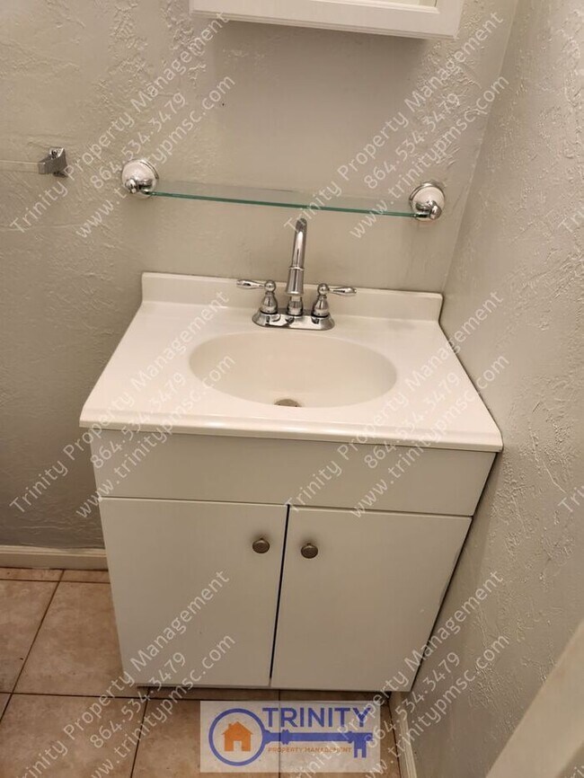 Building Photo - Partially furnished! City of Due West near...