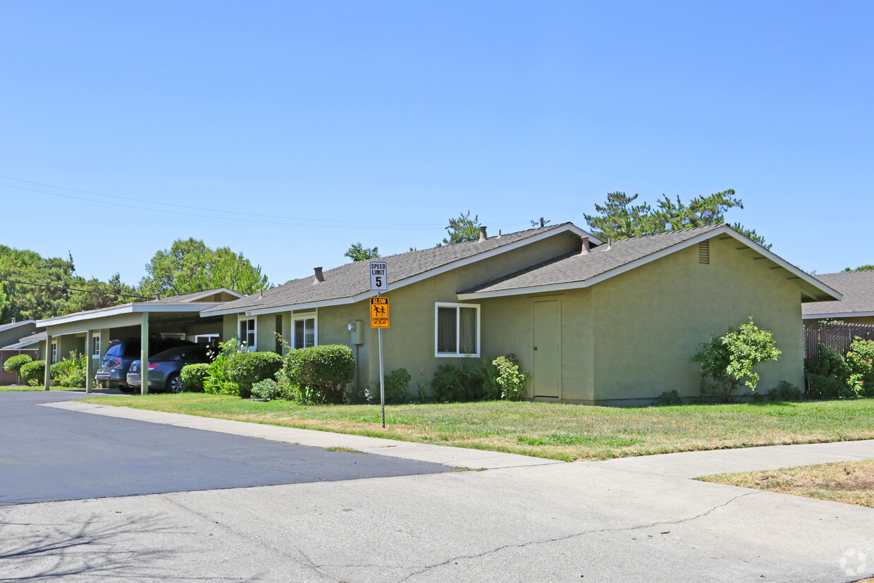 Primary Photo - Merced Golden Apartments