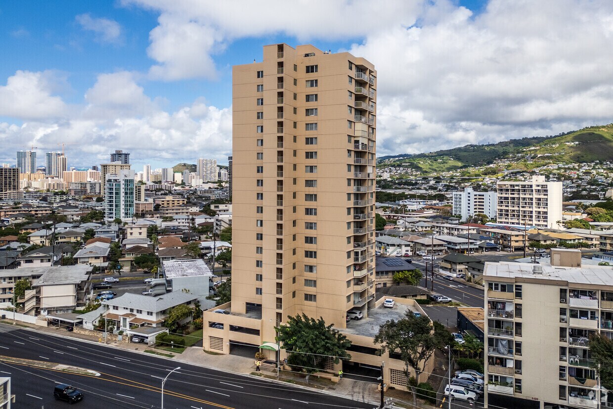 Primary Photo - Kapiolani Royale