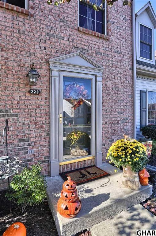 Foto del edificio - 223 Saddle Ridge Dr