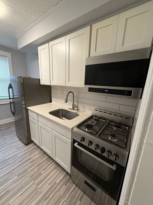 Interior Photo - Oak Woods