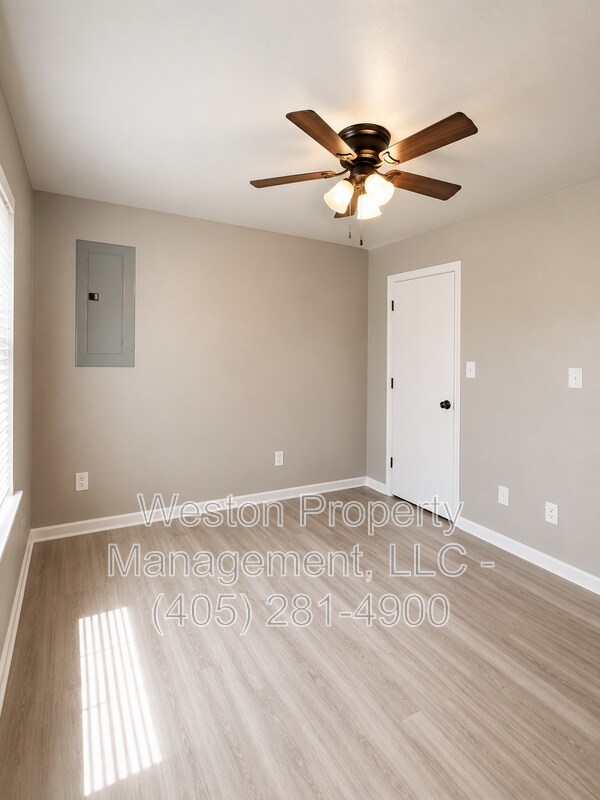 Foto del edificio - 416 E Washington St
