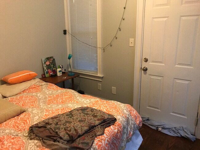 Foto del edificio - 180 Hillside St