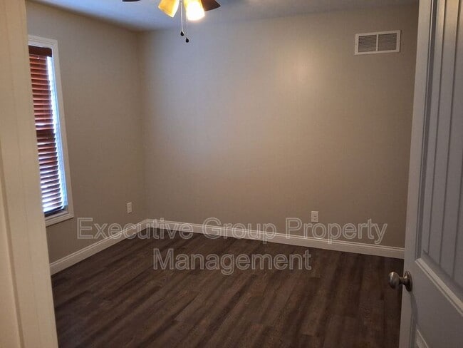 Building Photo - 113 Alcott Ct