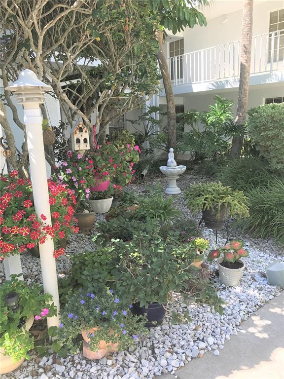 Foto principal - 6304 Pointe W Blvd W