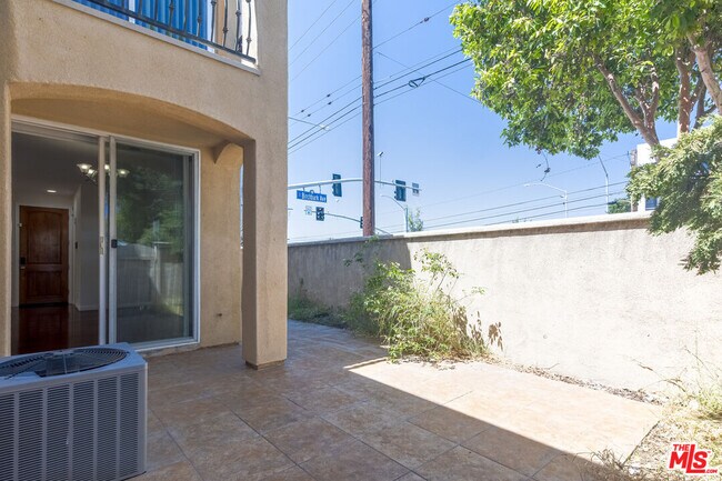 Foto del edificio - 8302 Telegraph Rd