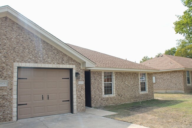 Welcome Home - 1424 Shoshoni Trl