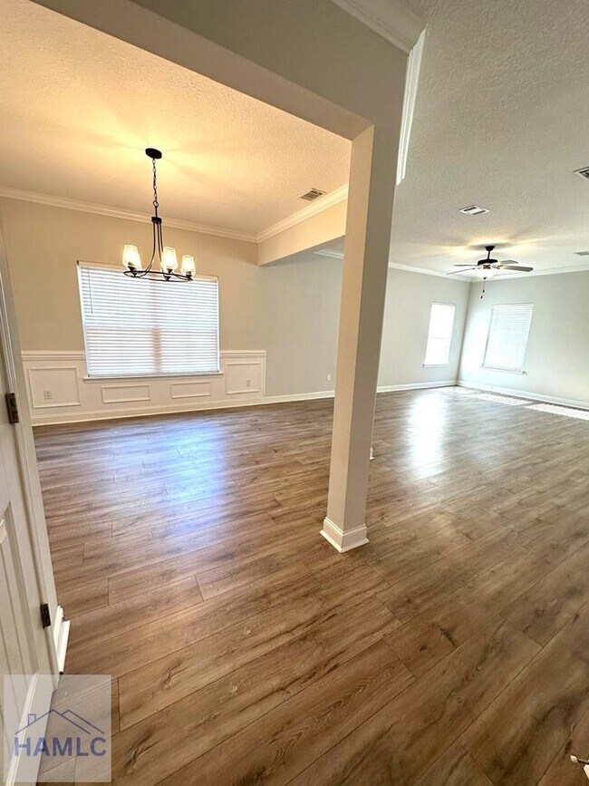 Building Photo - 156 Hamlet Ct
