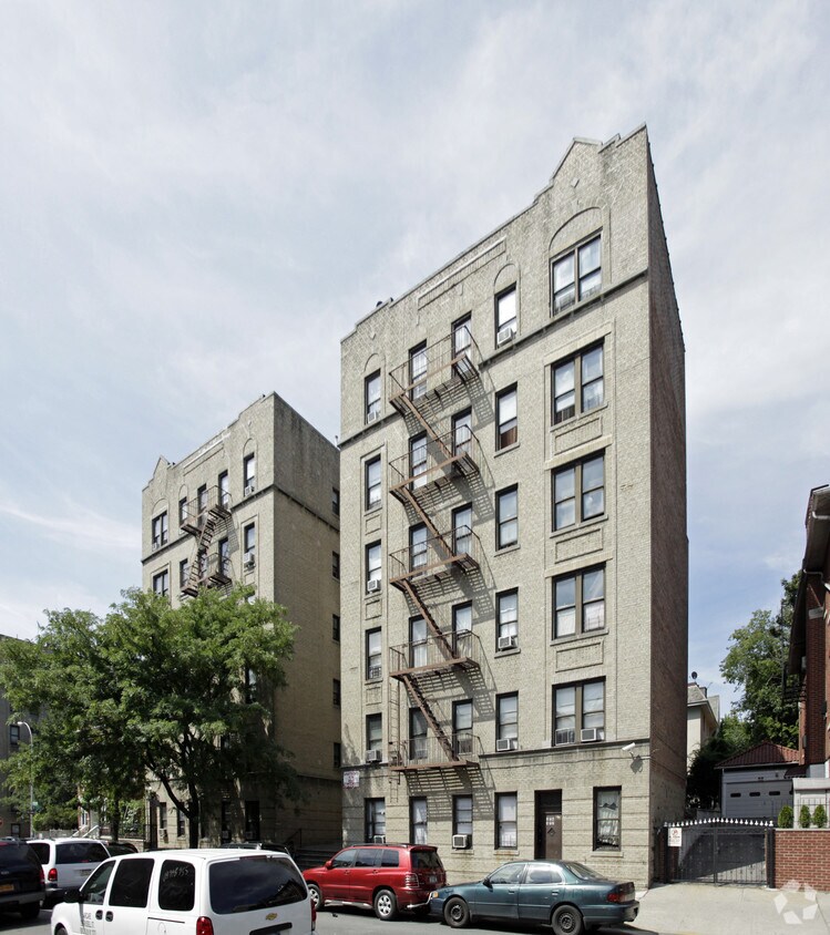 Primary Photo - 3171 Rochambeau Ave