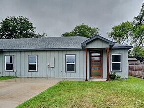 Building Photo - 111 Foster Ln