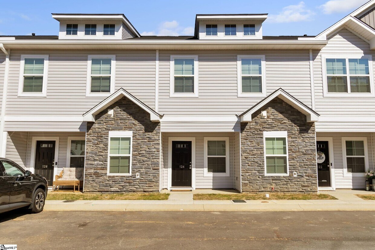 124 Foundation Wy, Simpsonville, SC 29681 Condo for Rent in