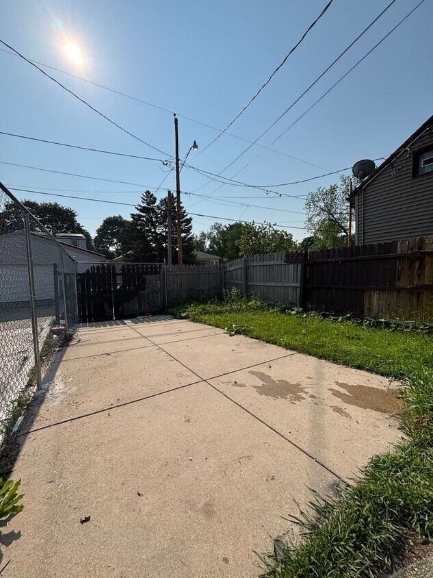 Foto del edificio - 3br 1.5 ba single family ranch style home,...