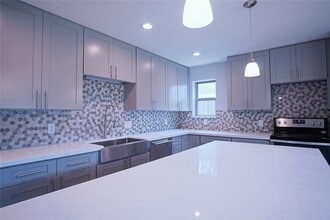 Building Photo - 15827 Echo Canyon Dr