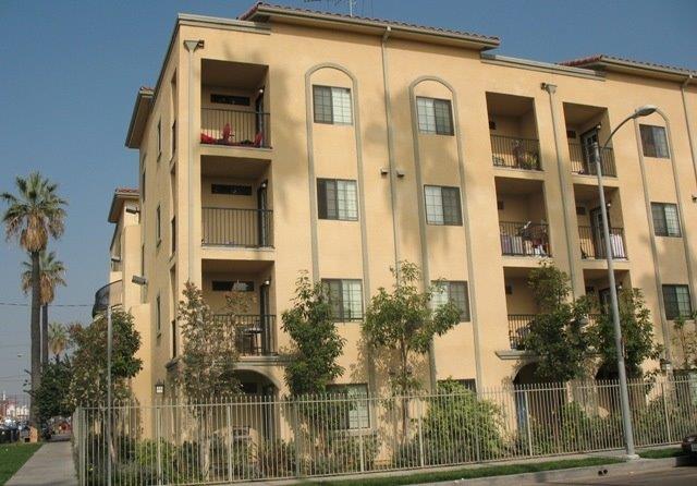 Foto del edificio - Mansi Town Homes