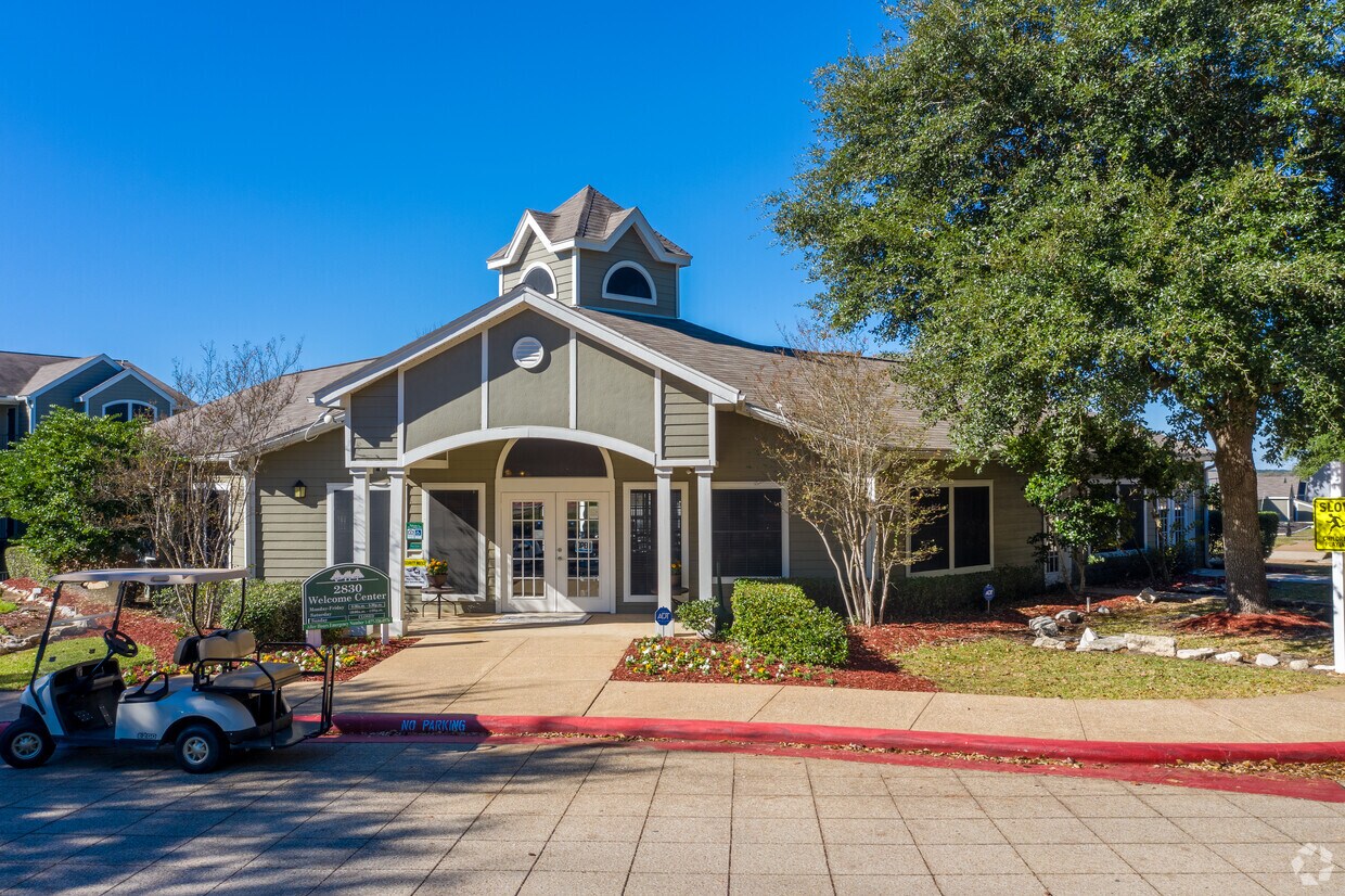 Ridgewood West Apartments in Huntsville, TX