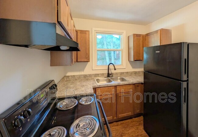 Foto del edificio - 1045 Fairwood Ln S