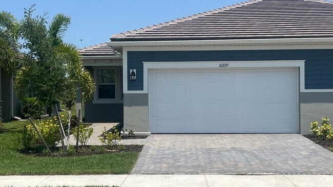 MAIN HOME - 10279 Bonavie Cove Dr