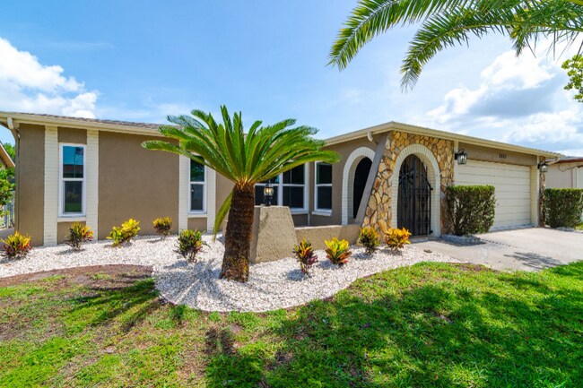 Building Photo - 8443 Redfield Dr