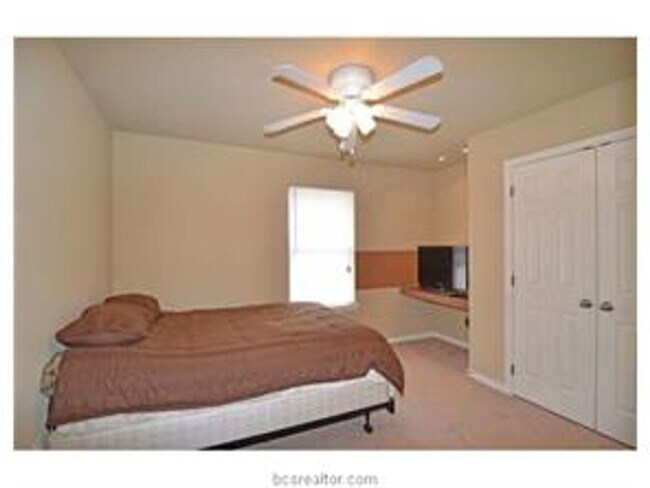 Foto del edificio - Spacious 3/2 duplex in great location
