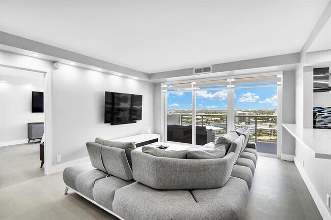 Building Photo - 2701 N Ocean Blvd