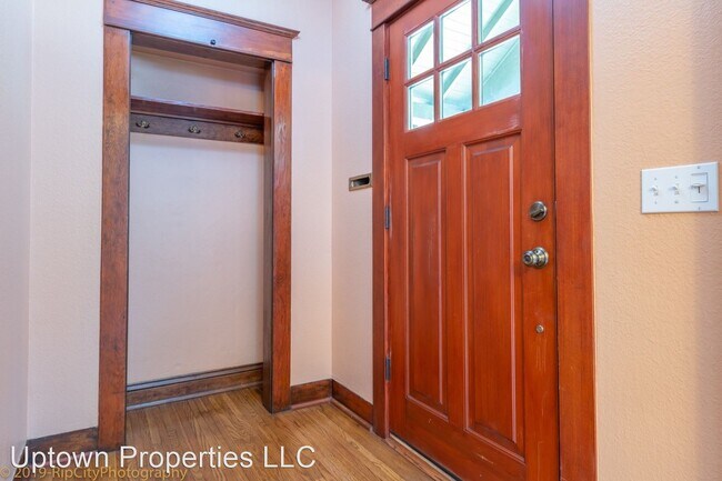 Building Photo - 2 br, 1 bath House - 4631 NE 20th Ave