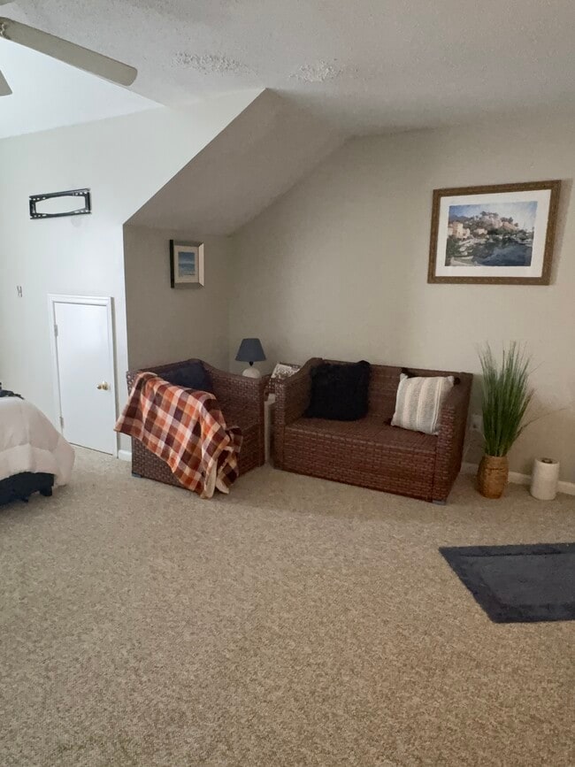 Foto del edificio - 19 Rose Briar Pl