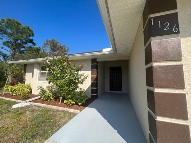 Foto del edificio - 1126 Calmar Ave