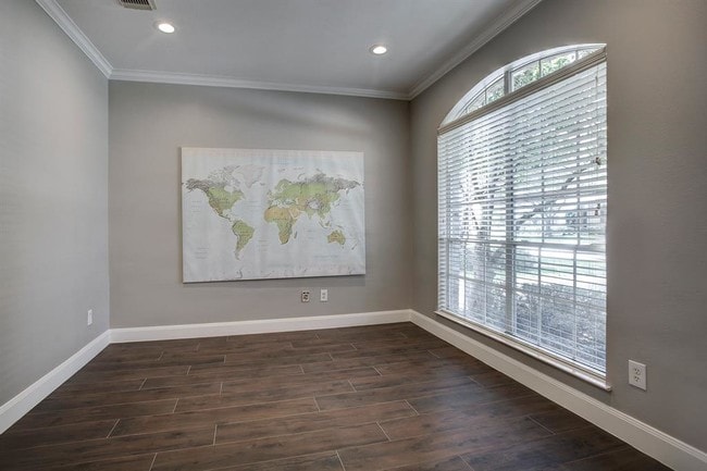 Building Photo - 5630 Heather Run Dr