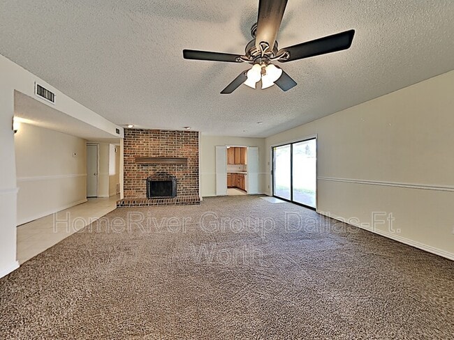 Building Photo - 3105 Charter Oak Dr