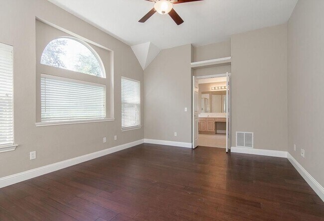 Foto del edificio - 212 Sparrow Hawk Dr