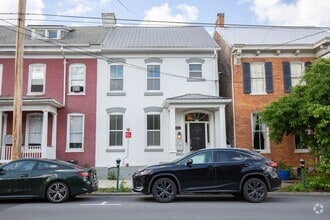 Building Photo - 212 W Burke St
