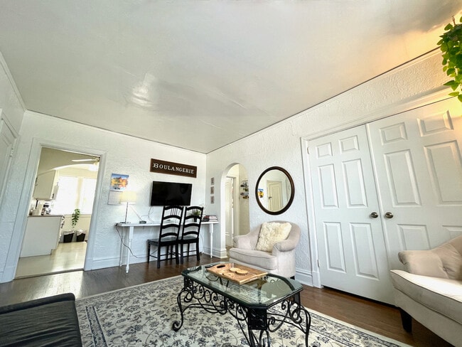 Building Photo - 6653 Berthold Ave