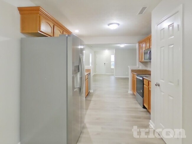 Foto del edificio - 7925 Liberty School Ln