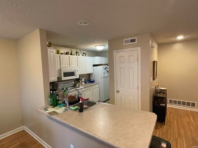 Building Photo - 2636 E Olson Dr