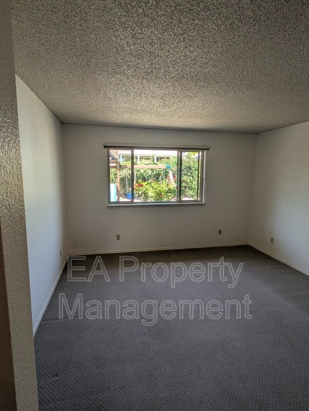 Foto del edificio - 6709 Hensch Ave NE