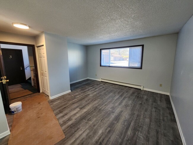 Foto del edificio - 7190 Central Ave NE