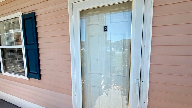 Foto del edificio - 619 Waterway Village Blvd