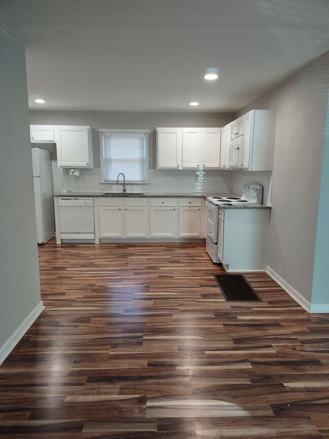 Building Photo - Birmingham/Center Point