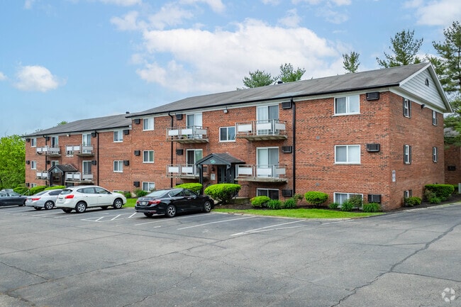 Building Photo - Oaks Apartments