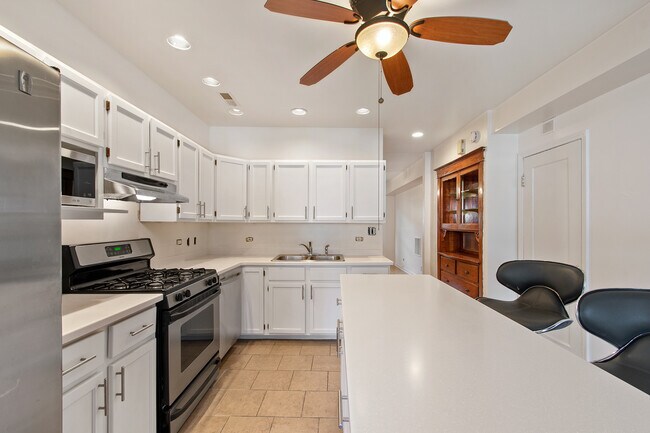 Building Photo - 3125 N Monticello Ave
