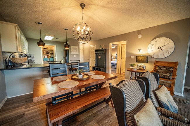 Foto del edificio - 206 Hampshire Dr