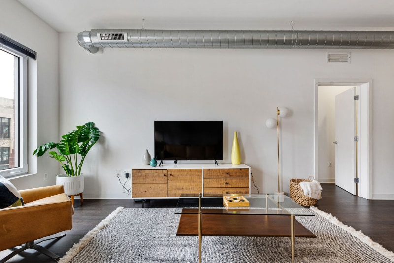 Photo - 1975 N Milwaukee Ave (Chicago, IL)